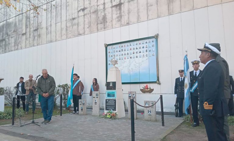 Rosario recuerda a Malvinas: “Esta fecha nos revive todo lo que significó esta gesta patriótica”
