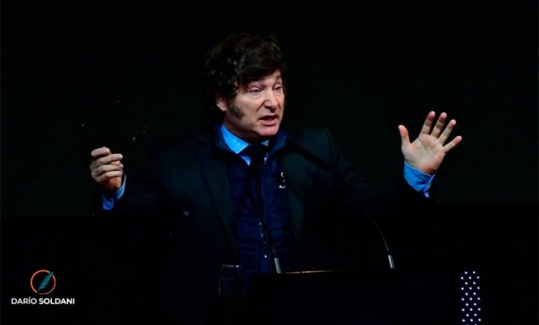 Rocco Carbone: “Javier Milei es un sujeto odiante que encabeza un gobierno mafio-fascista”