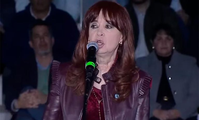 Cristina Kirchner, en Corrientes: «Me quieren presa o muerta, pero no van a evitar que el pueblo vuelva»