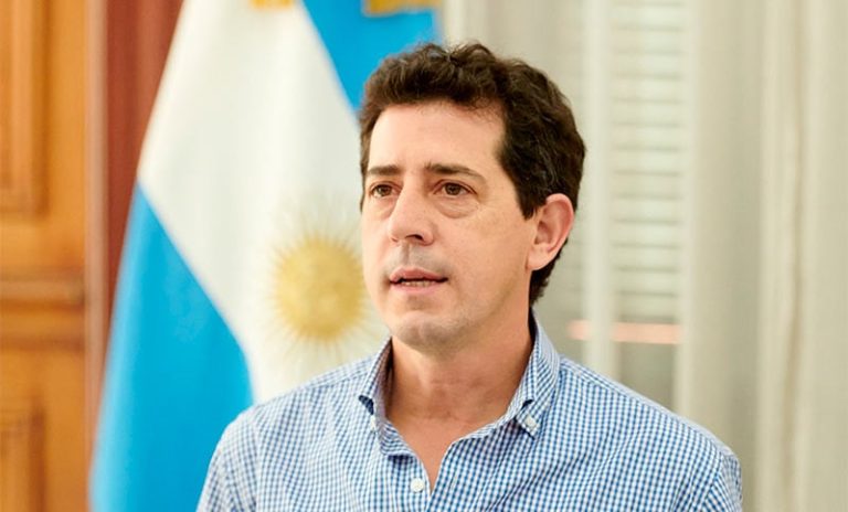 Wado de Pedro aseguró que, con Cristina presa, Milei «le tiene tiene que cambiar el nombre a su partido»
