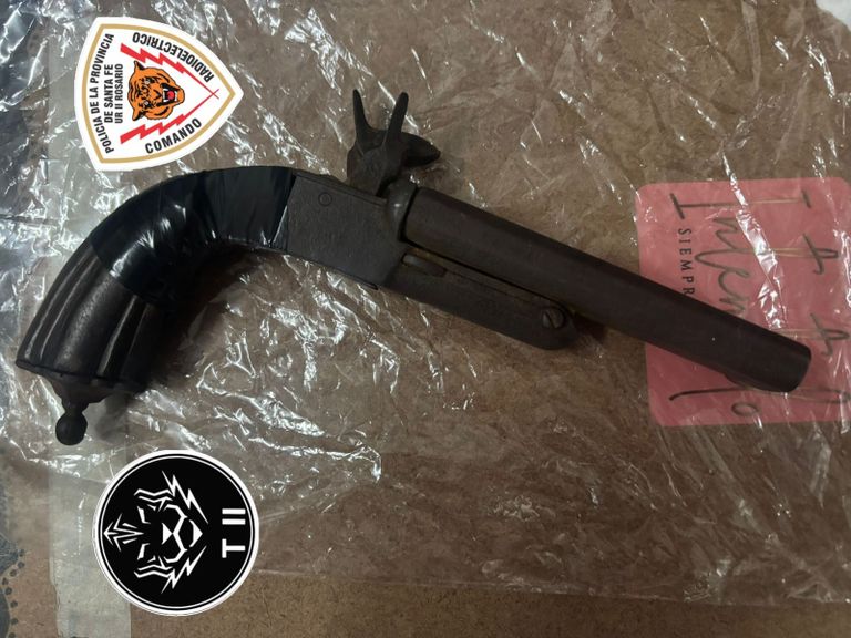 Otro joven llevó un arma a la escuela: cuarto caso en seis meses en Rosario