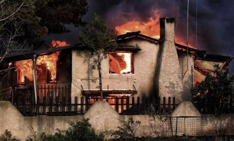 Declaran culpables a diez personas por el incendio forestal más letal de la historia de Grecia