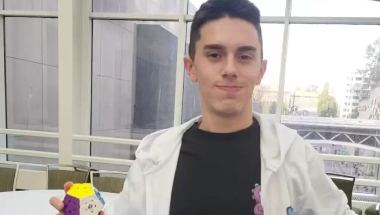 Quién es el genio de San Martín que ganó el Mundial de cubo Rubik: cuál fue la increíble marca que logró
