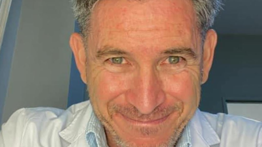 Pablo Ghisoni es obstetra y ginecólogo. Sus hijos lo denunciaron por abuso y ahora empieza su juicio..