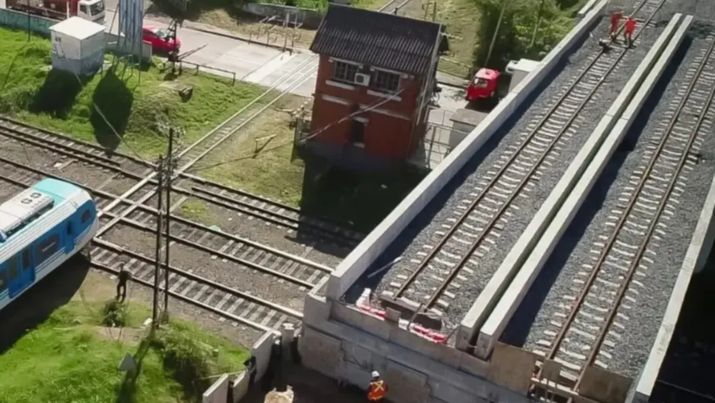 Aldo Bonzi, viaducto