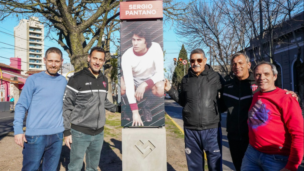 El nuevo Paseo de los Idolos de Talleres de Remedios de Escalada está emplazado sobre el renovado Boulevard Rosales, entre 20 de Septiembre y Ramón Franco de esa localidad del distrito de Lanús.