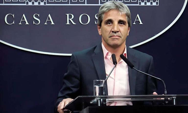 Deuda en pesos: Luis Caputo renovó vencimientos, pero convalidó tasas que llegaron hasta el 75%