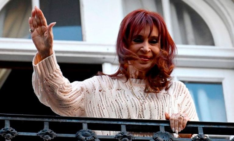 Reapareció Cristina Kirchner: denunció al Gobierno de una «catástrofe social» tras los escándalos