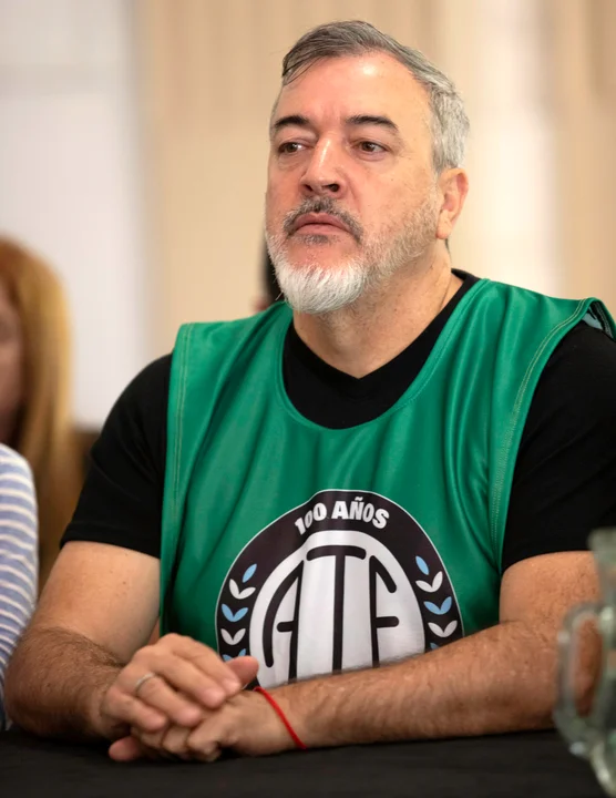 🔴 POLÍTICA | ATE le exige al Gobierno Nacional «reabrir las paritarias» y un aumento «de emergencia»