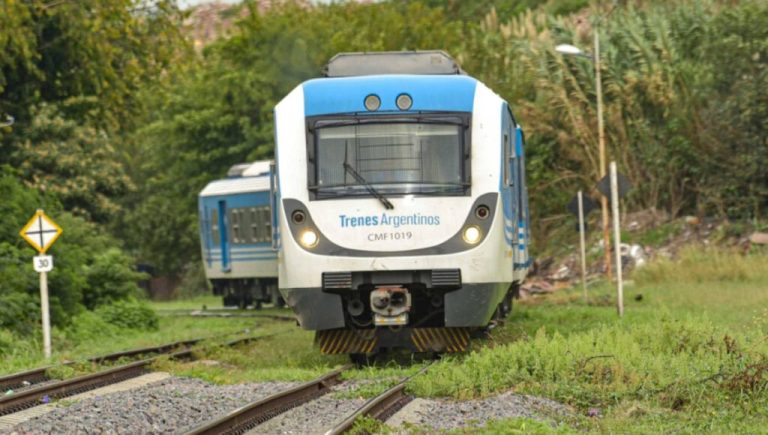 Nuevos horarios en el tren Belgrano Sur: recupera frecuencias, pero no llega más a una estación clave