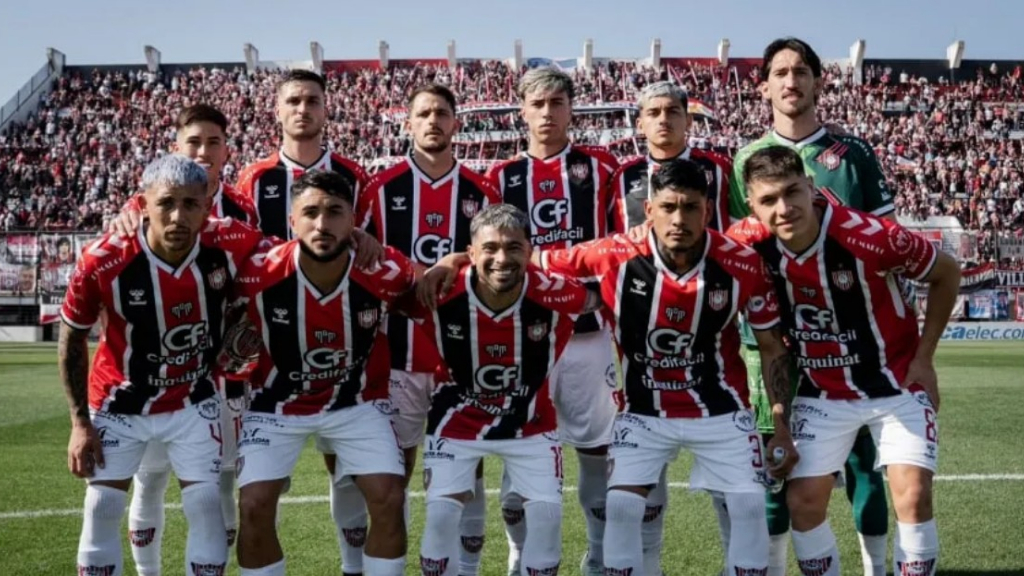 "Son señoritas de cabaret", "cagones de mierda" y "que no los vea en un boliche porque les rompo la cabeza" fueron algunas de las frases hacia sus jugadores de Néstor Di Pierro, presidente de Chacarita.