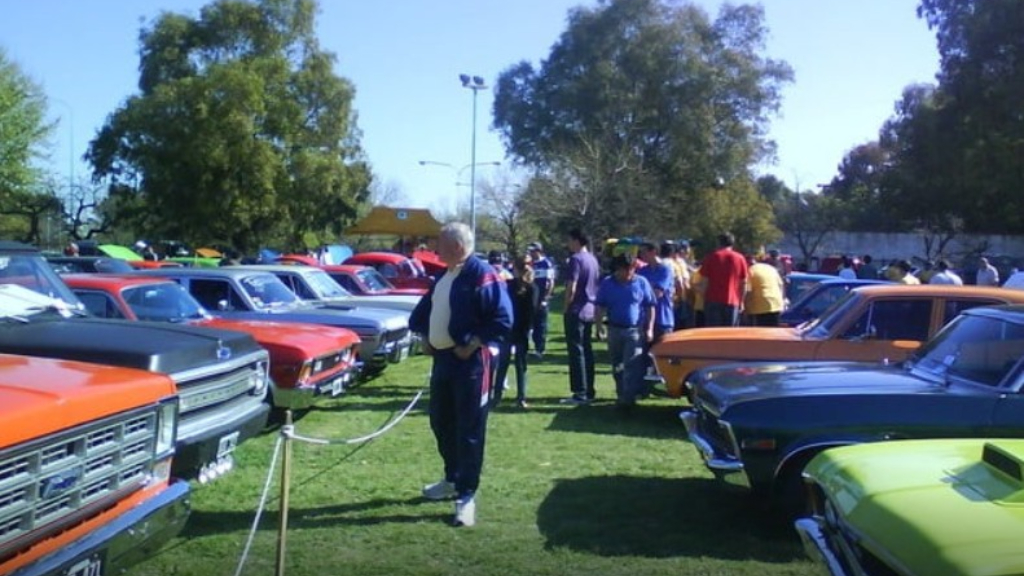 Escobar recibe a Caravanas Chevrolet en el Paraná de las Palmas, en un evento idea par6a los amantes de los fierros.