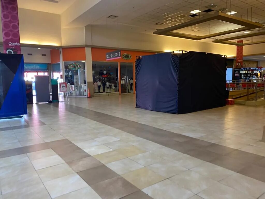 Haedo Al Oeste Shopping Posible Cierre Definitivo