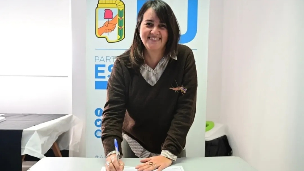 Laura Cejas, Ariel Sujarchuk, Escobar