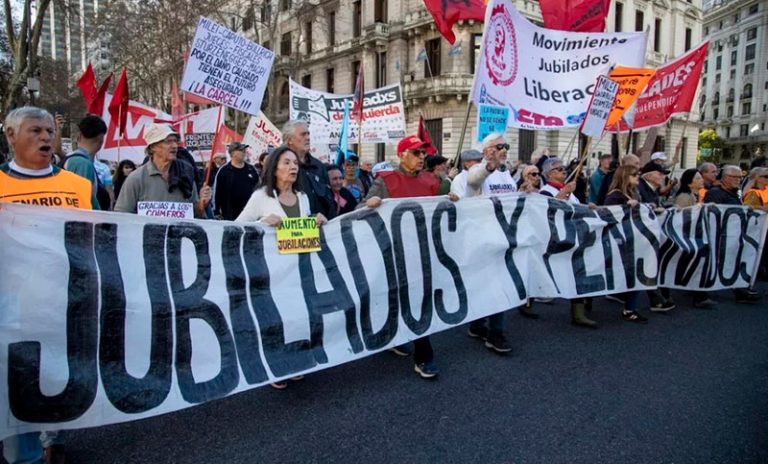 Un miércoles más: jubilados y organizaciones sociales marcharán a Plaza de Mayo contra el ajuste