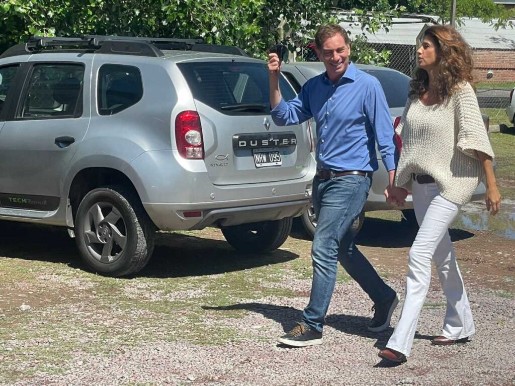 Diego Santilli votó en Tigre con Analía Maiorana