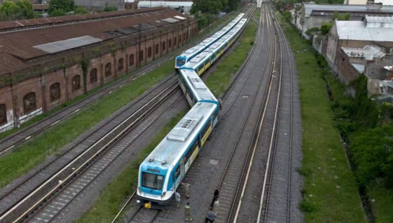Descarrilamiento del tren Sarmiento: por qué hace sólo tres meses se canceló la mega obra del soterramiento
