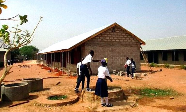 Nigeria cierra 41 escuelas tras un nuevo secuestro masivo que dejó 315 personas