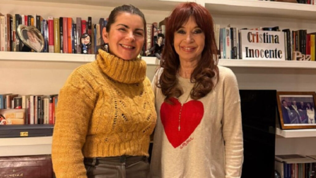 Mariel Fernández ganó en Moreno, viajó a La Plata para festejar con el gobernador Axel Kicillof y luego fue a Capital Federal para visitar a Cristina en el departamento donde cumple su condena.