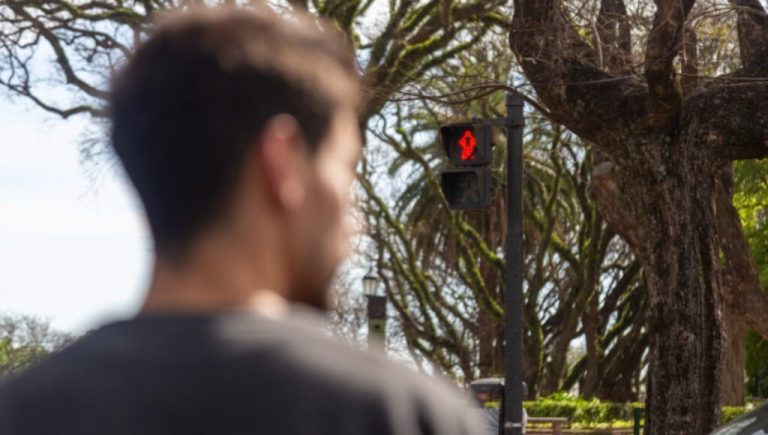Como hará San Isidro para reforzar la seguridad vial con un nuevo método en los semáforos del distrito