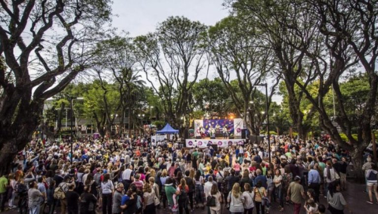 Martínez cumple años y lo festeja con descuentos en 70 comercios, un festival de música y talleres para chicos