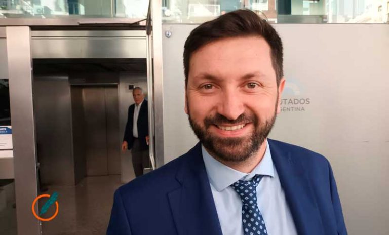 Juliano: «Son truchos los funcionarios que no dan la cara, es delito, hay que traerlos de los pelos»