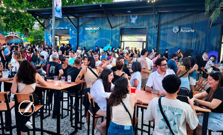 Comida, arte y esparcimiento: se inauguró el Mercado del Río, otra propuesta sobre la costanera central