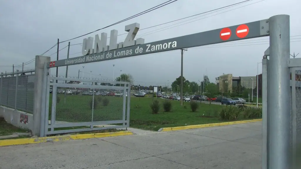 Comienzan las preinscripciones para estudiar en la Universidad de Lomas de Zamora: cómo anotarse y hasta cuándo hay tiempo para hacerlo