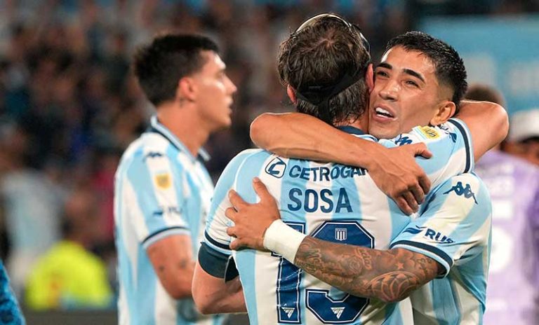 Sobre la hora, Racing eliminó a River en un partido a pura emoción en Avellaneda