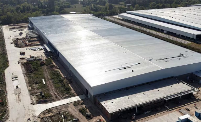 Alerta por el cierre de empresas: apuntan al bajo consumo y las políticas de Milei como principales factores