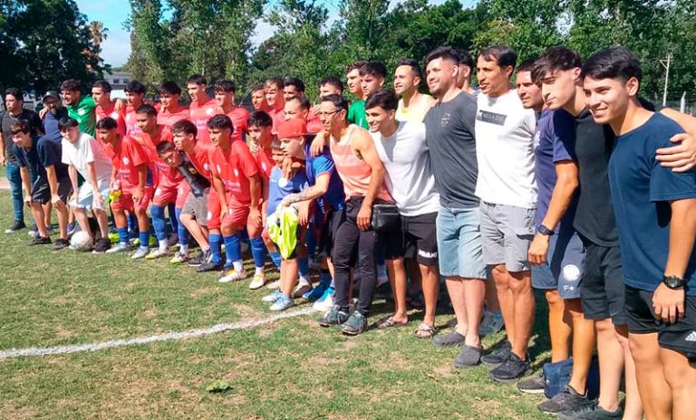 Club del Gran Rosario goleó y logró el ansiado ascenso a la Primera B de la ARF