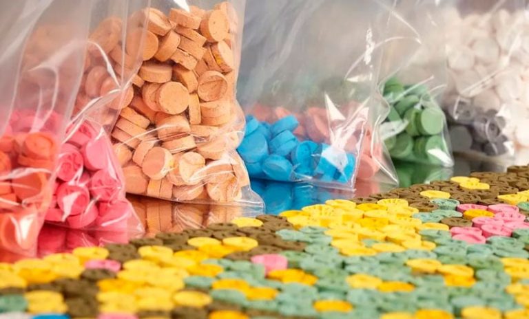 Alerta: una nueva droga ya circula cerca de Argentina: ¿qué son los nitacenos, los opioides más letales que el fentanilo?