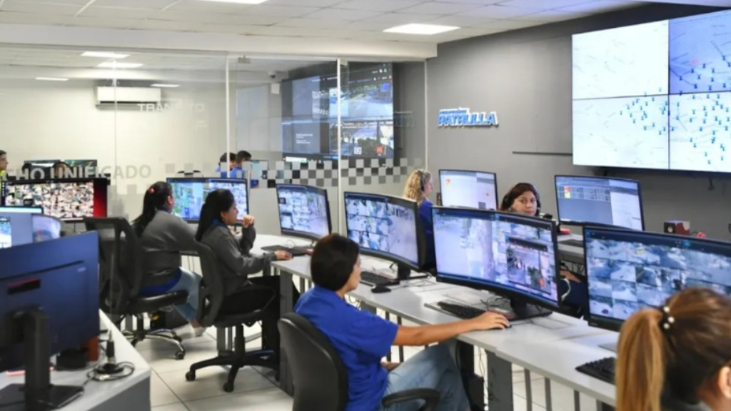 Vicente López,  Soledad Martínez