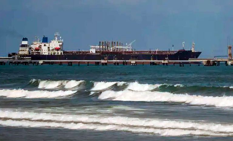 Estados Unidos incautó un buque petrolero frente a las costas de Venezuela