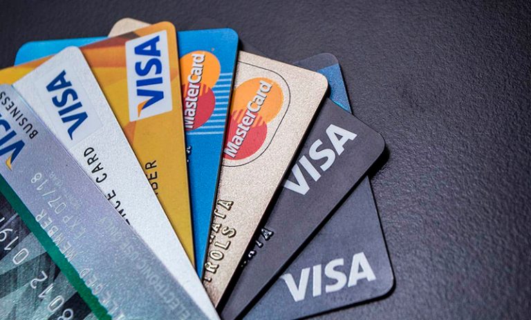 Deuda que duele: la morosidad en los préstamos personales y tarjetas de crédito es la más alta en 15 años