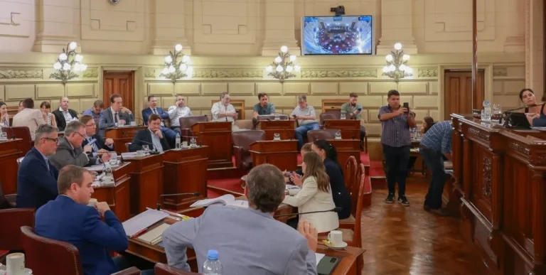 La Legislatura santafesina aprobó el Presupuesto y la Ley Tributaria 2026