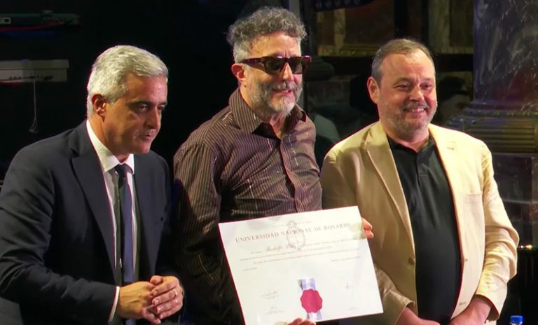 Fito Páez fue distinguido en el ECU con el título de Doctor Honoris Causa por la UNR