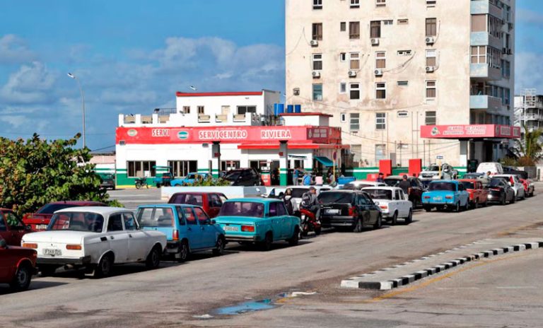 Estados Unidos planea un bloqueo naval total a Cuba y Argentina recomienda no viajar a la isla