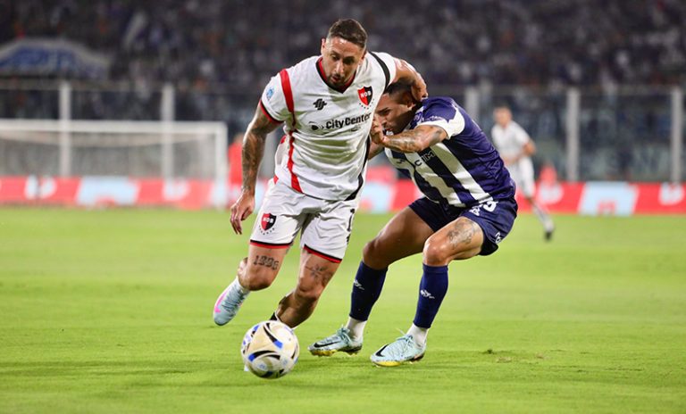 En su debut en el Apertura, Newell’s tuvo un flojo desempeño y perdió 2 a 1 con Talleres en Córdoba