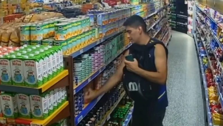 El mechero del atún en acción: el insólito ladrón que robó 35 latas en Ramos Mejía y es buscado por la Policía