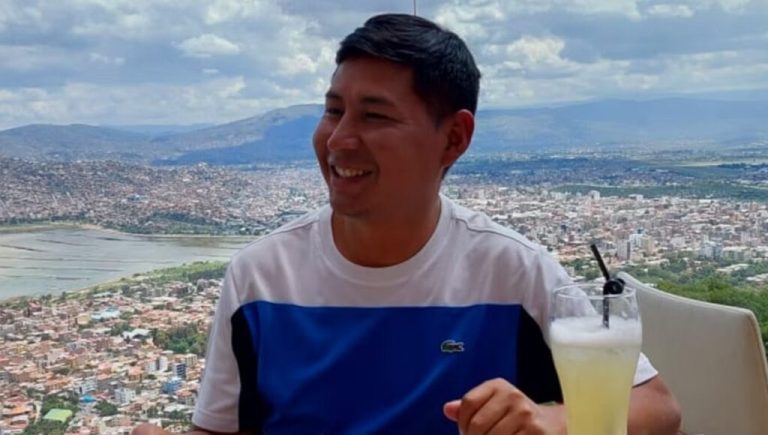 El crimen de un remisero en Villa Celina: paró a comprar comida en una feria y murió apuñalado por una puestera