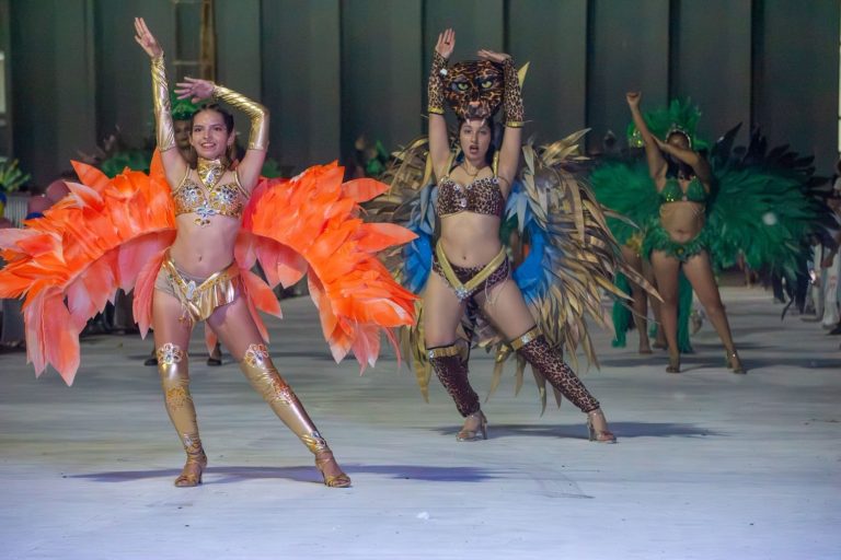 🔴 SÁENZ PEÑA | Color y alegría marcaron el inicio de los Carnavales en el Predio Ferichaco