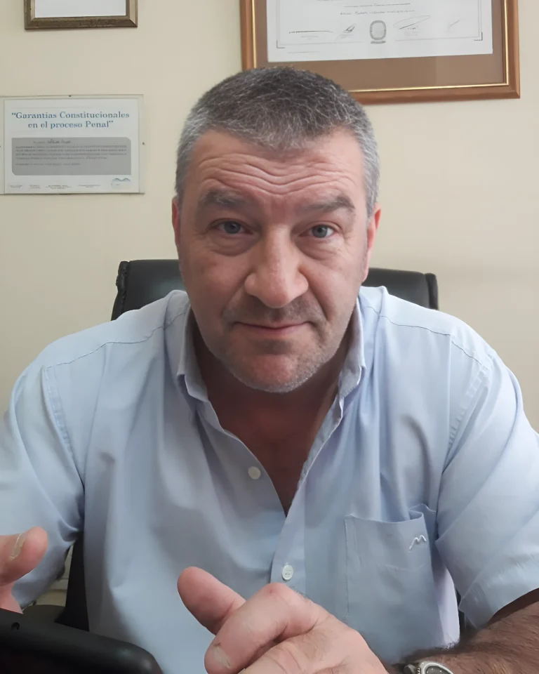 馃敶 S脕ENZ PE脩A | Collado confirm贸 que investigan amenazas contra el director del Hospital 4 de Junio