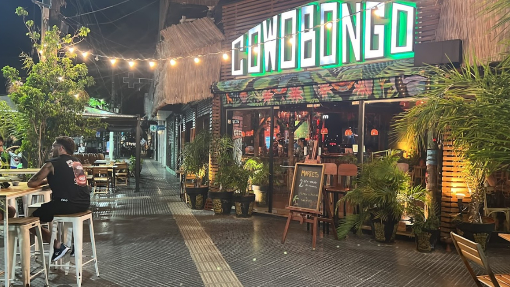 Cowobongo, sobre la avenida Mitre, en Munro, es uno de los locales que ofrecerán promos por la Noche de la Hamburguesa de Vicente López.