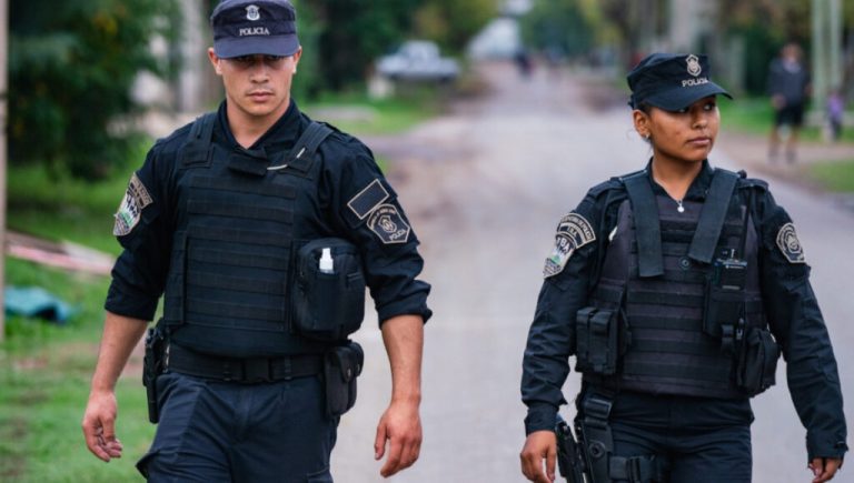 La Provincia y la comuna de Moreno inscriben para trabajar en la Policía Bonaerense: qué puestos buscan