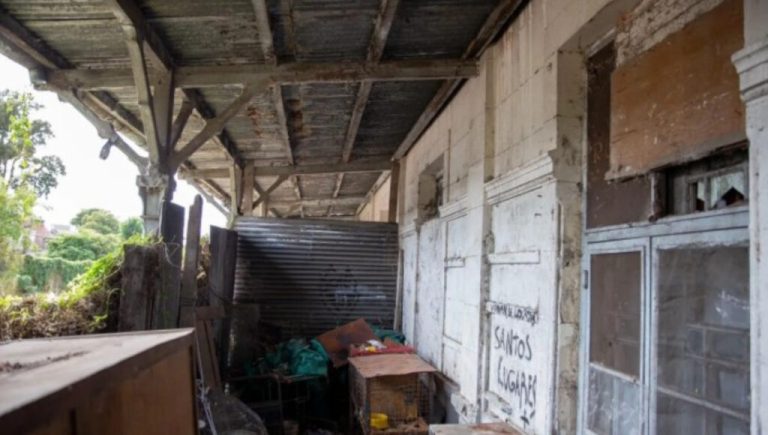Recuperan la estación Lourdes tras años de abandono: qué harán en el histórico edificio del tren Urquiza