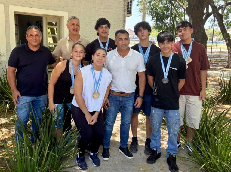 🔴 PROVINCIALES | El instituto del Deporte Chaqueño recibió a los Campeones Nacionales 2025 de levantamiento de pesas