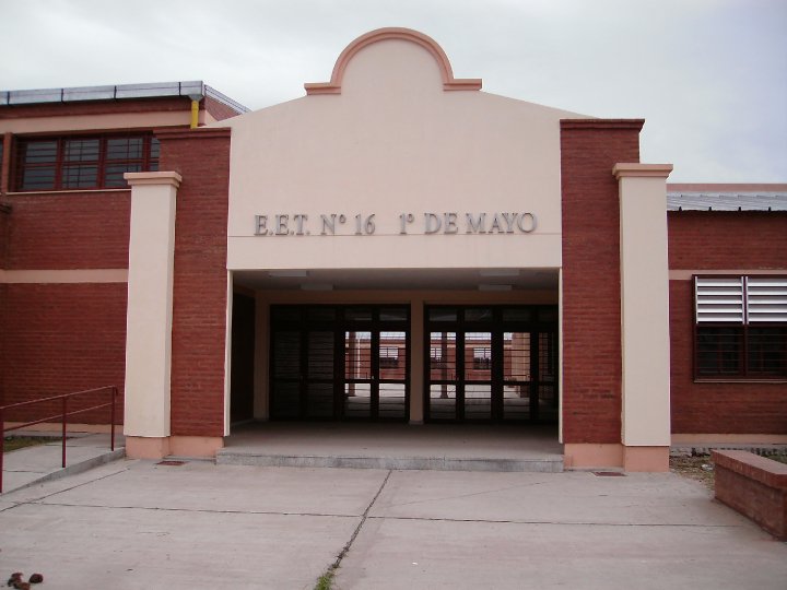 馃敶 RESISTENCIA | Apartaron al director de la escuela donde iba la alumna que se quit贸 la vida