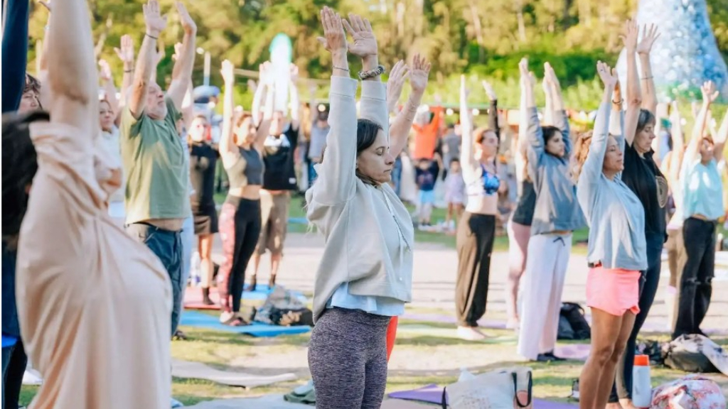 Escobar celebrará el Día Internacional del Yoga con una gran practica abierta a todos los vecinos. De la misma participará la cantante Patricia Sosa.