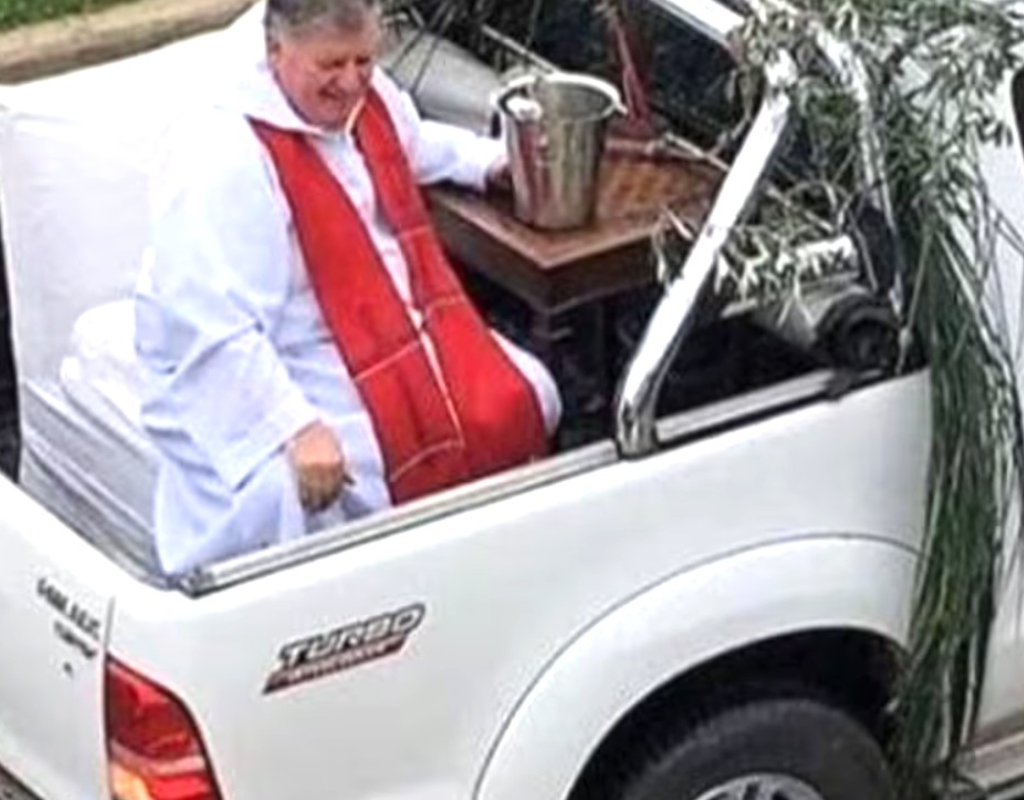 El cura Damián Rodríguez Alcobendas, conocido dentro de la diócesis como "padre Damián", fue durante muchos años una figura de gran visibilidad social y religiosa dentro de la comunidad de Nordelta. El Vaticano lo condenó por abuso sexual.